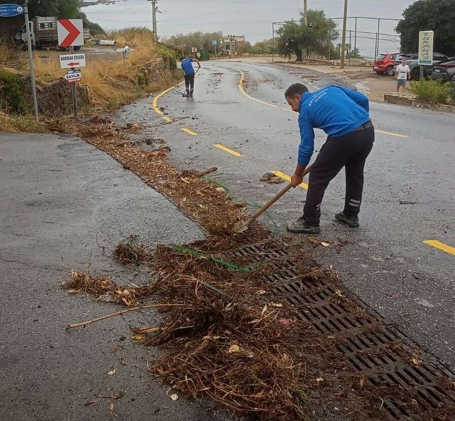 Muğla’da Sağanak Mesaisi: Büyükşehir Ekipleri 24 Saatte 111 Olaya Müdahale Etti 1